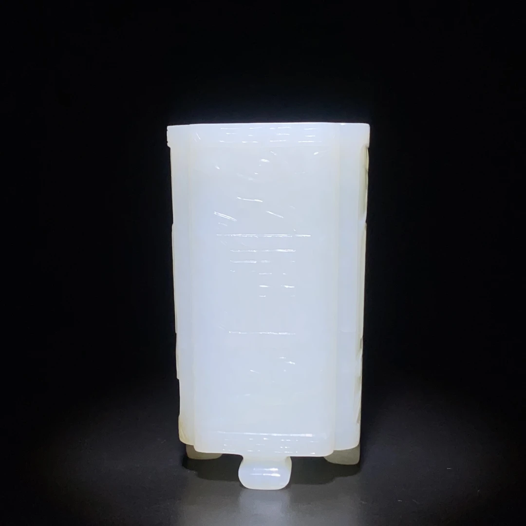 臻藏（8a）清代玉杯2509040001
