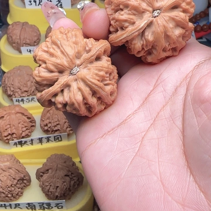 小***子吊坠桃核弯弯核桃大抽筋