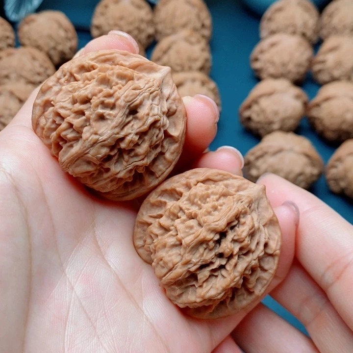 文玩核桃把件盘龙纹40全品