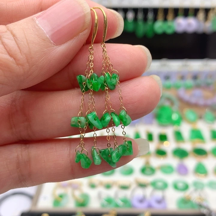 翡翠18K金镶嵌耳饰的