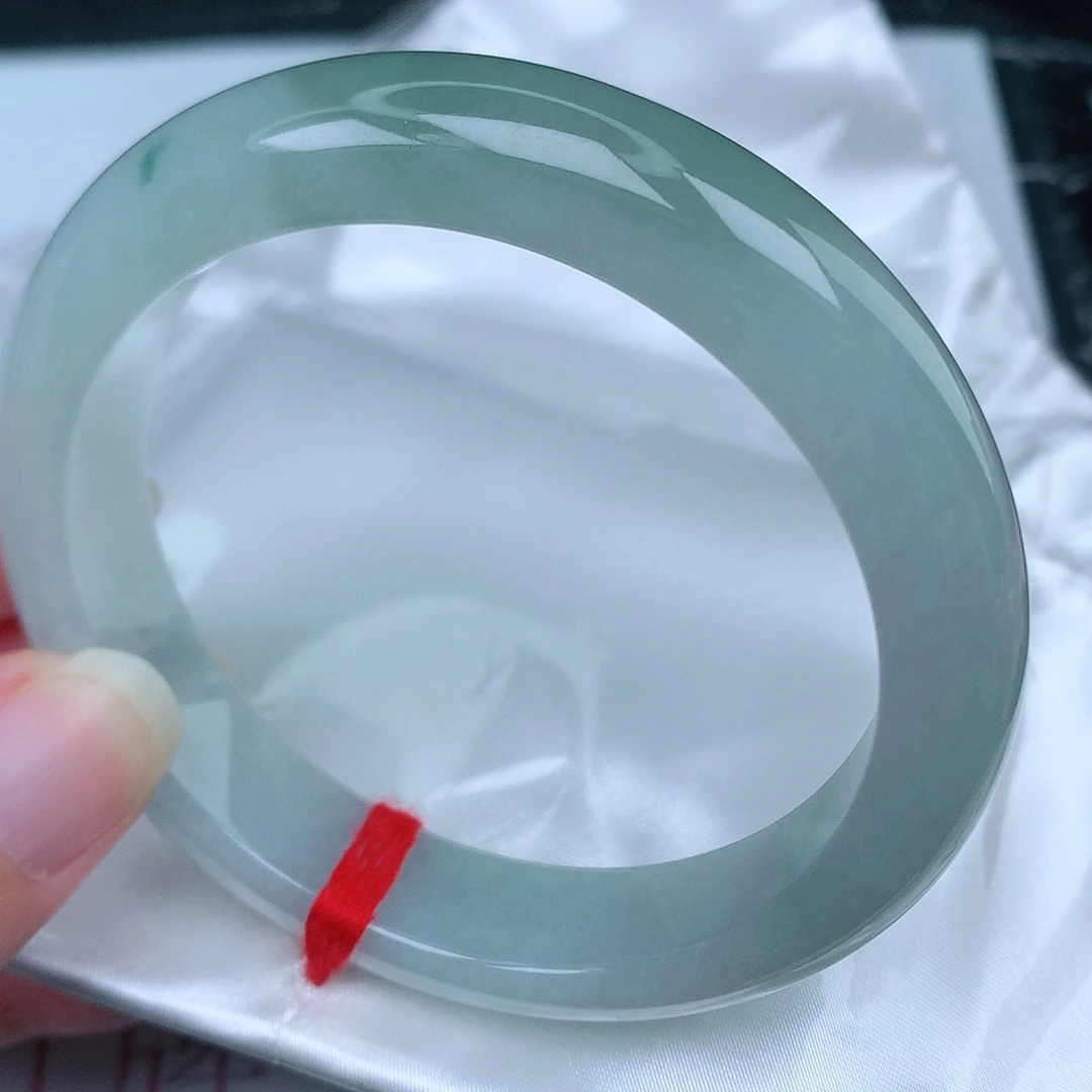 翡翠手镯未镶嵌天然