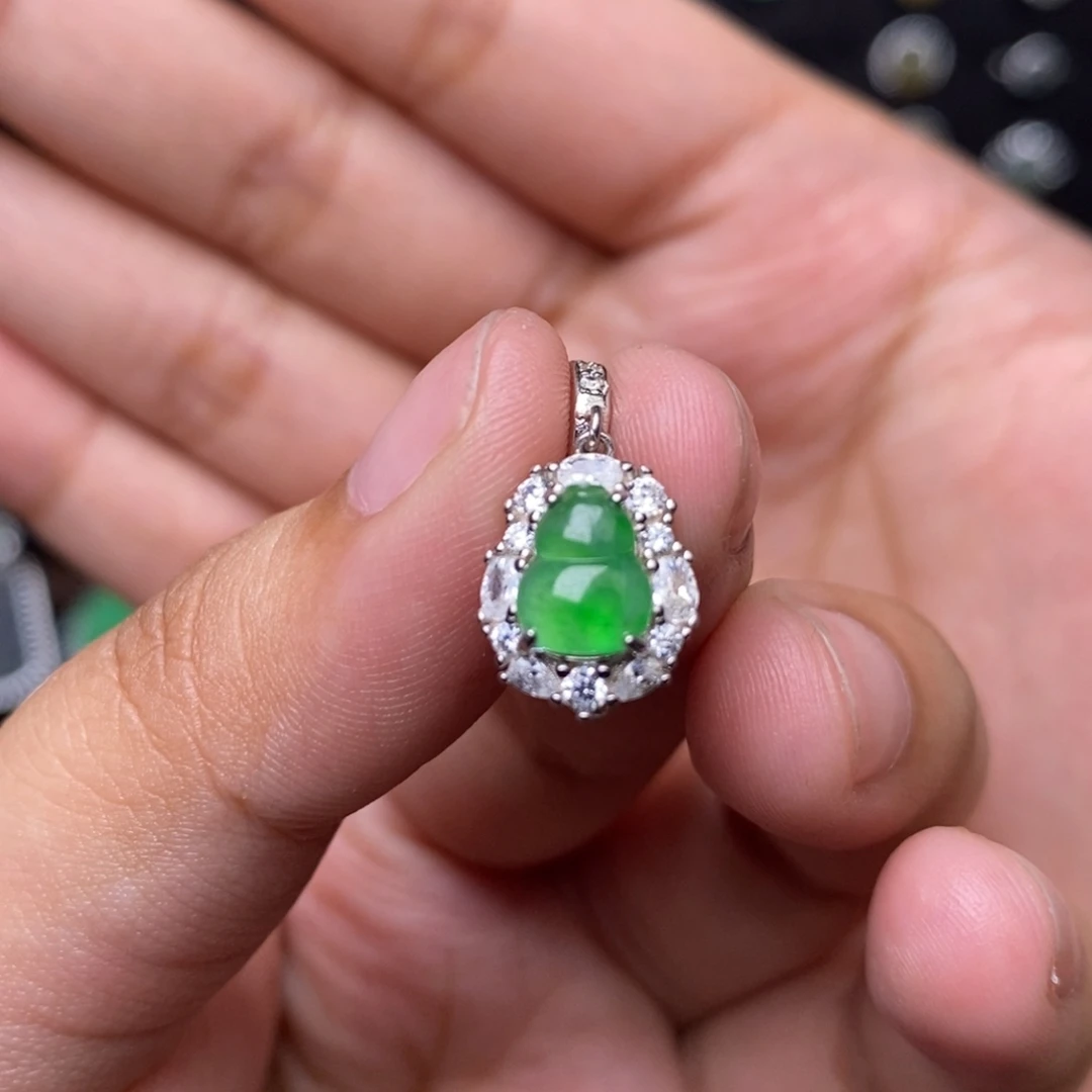 翡翠银S925镶嵌吊坠(赠链)