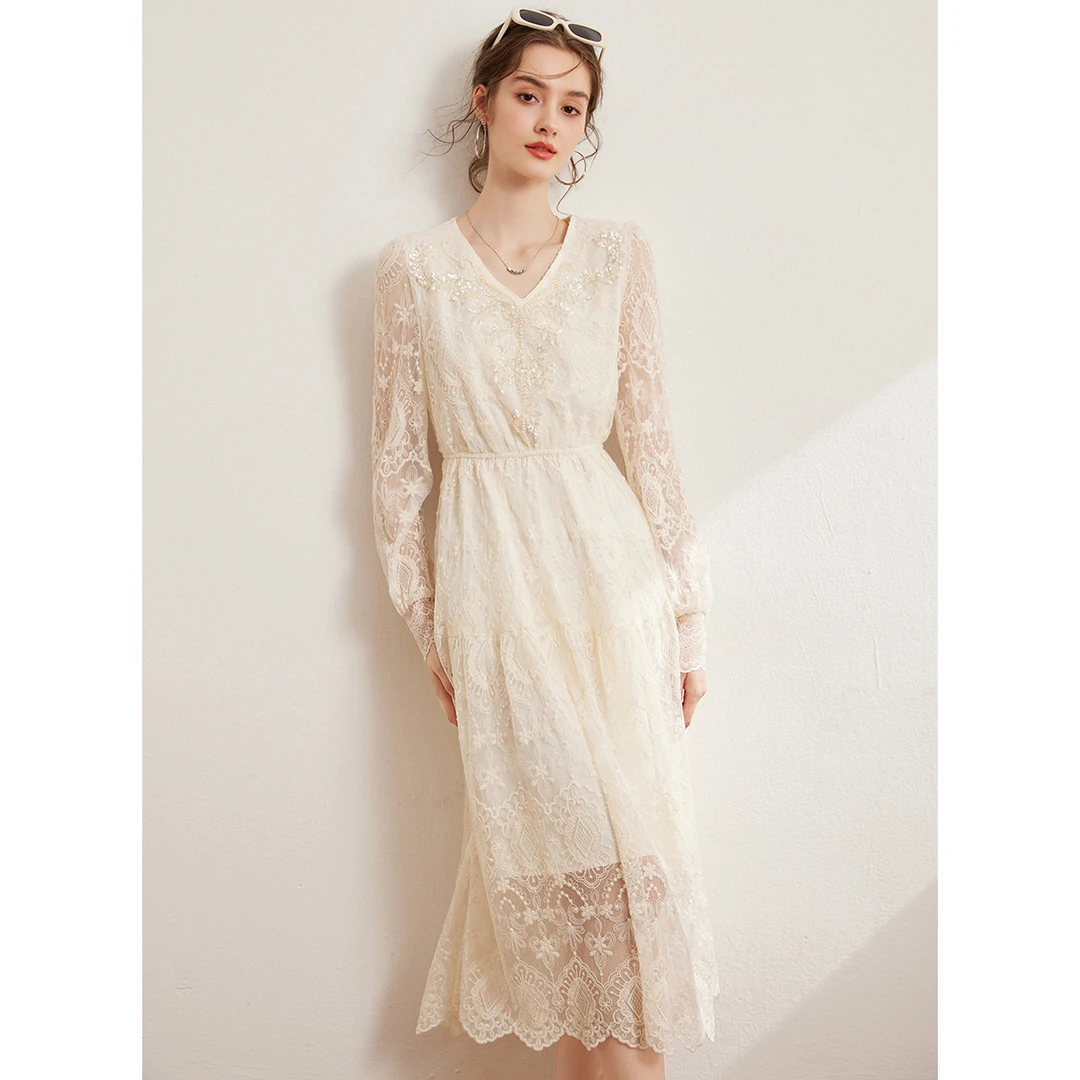 白鹿语春新款优雅气质修身长袖浪漫绣花V领长款连衣裙HY20026