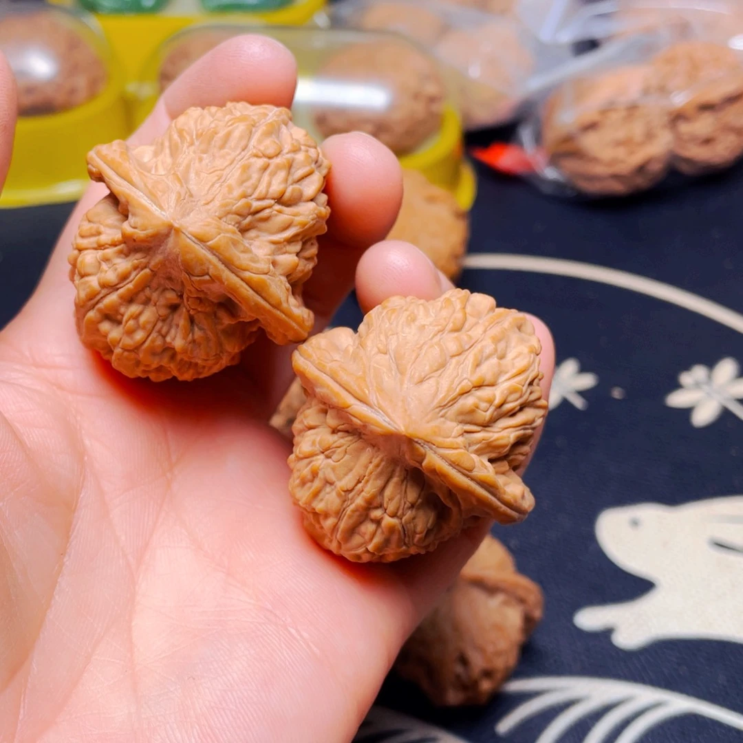 吊坠文玩核桃九月一对