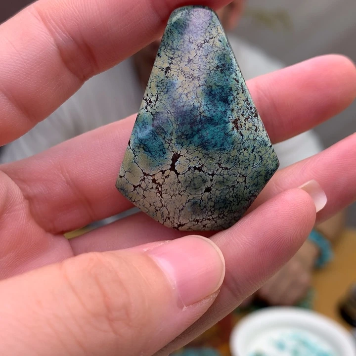 绿松石未镶嵌原矿