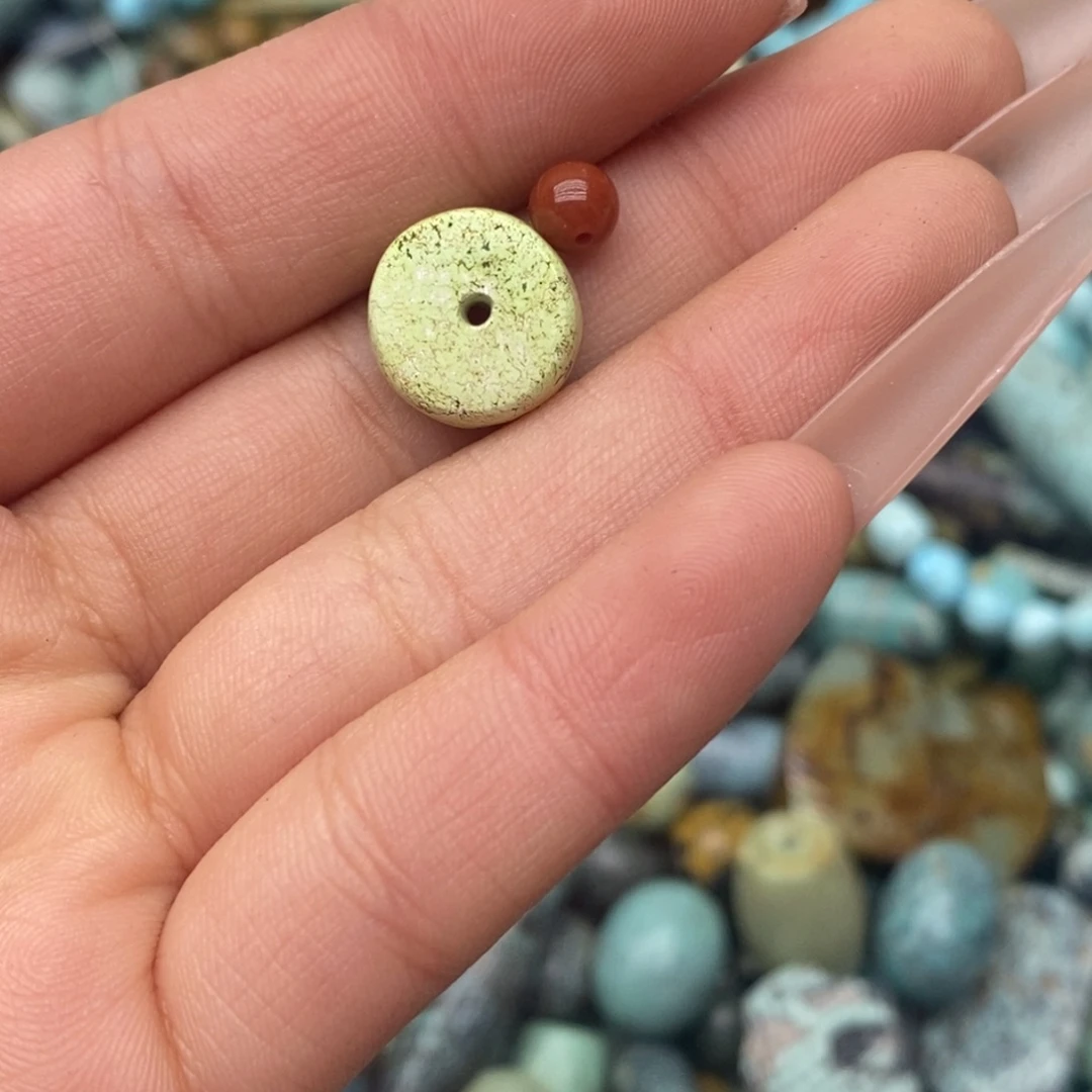 南红玛瑙未镶嵌珠宝奇石