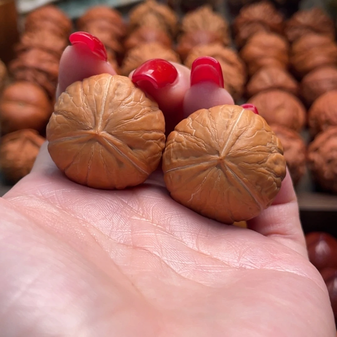 把件文玩核桃龙眼三棱