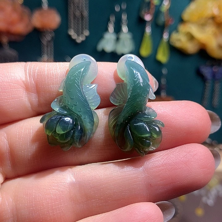 未镶嵌蛇纹石玉耳饰