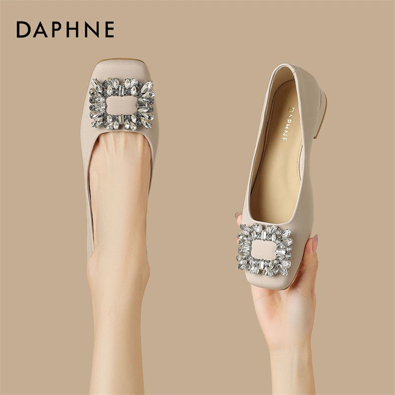 达芙妮方扣水钻小个子中跟单鞋2025新款方头软底职场通勤晚风女鞋