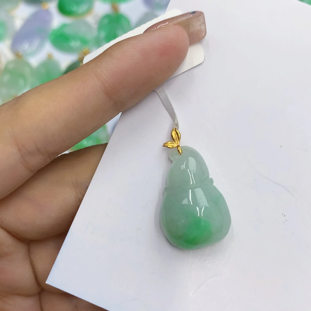 翡翠18K金镶嵌颈饰翡翠