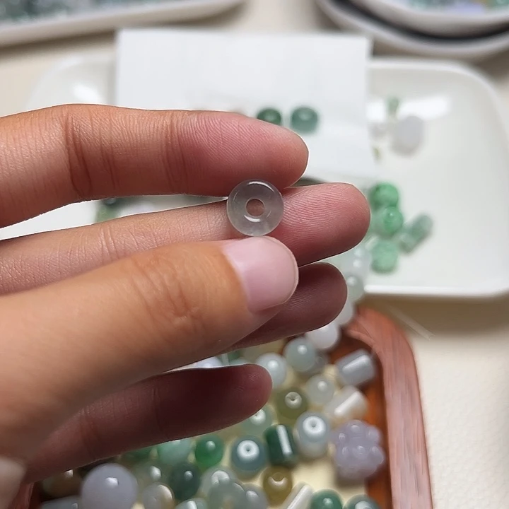 翡翠散珠冰胶翡翠甜甜圈