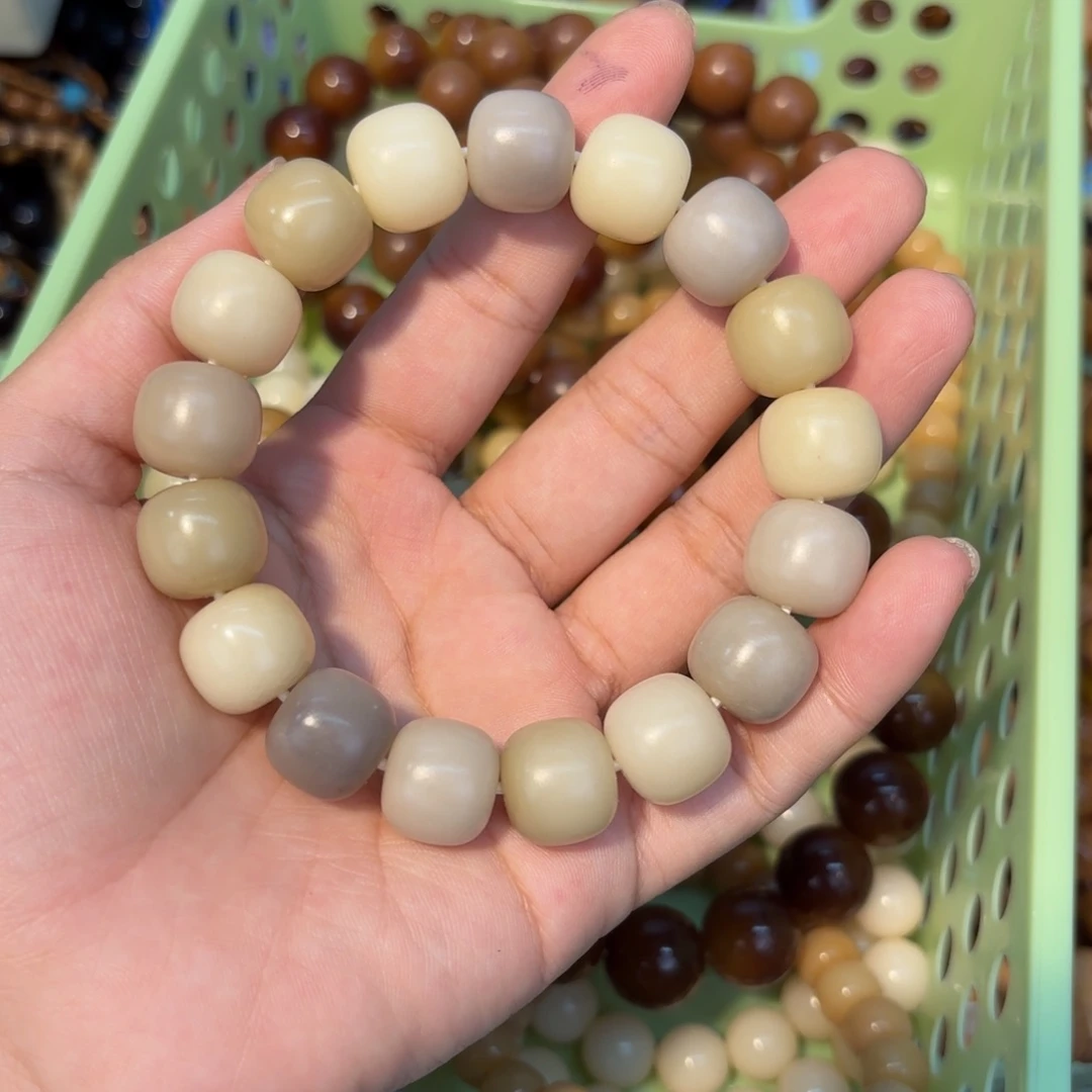 ****湫白玉菩提吊坠201号