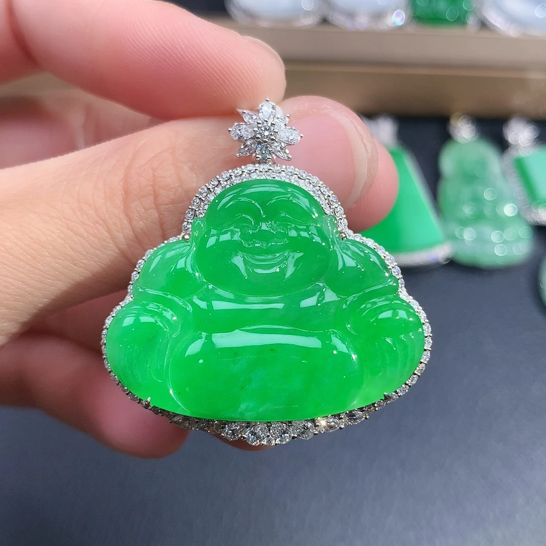 颈饰18K金镶嵌翡翠