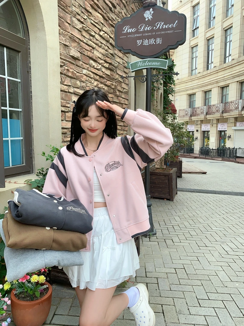 2025年春季新款字母刺绣棒球服外套短款针织宽松设计感外套8021