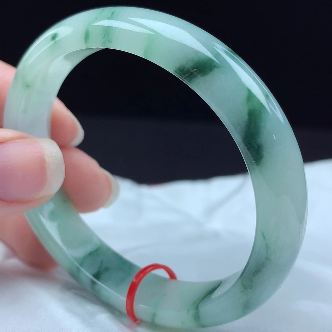 未镶嵌手镯（贵妃镯）翡翠970901，