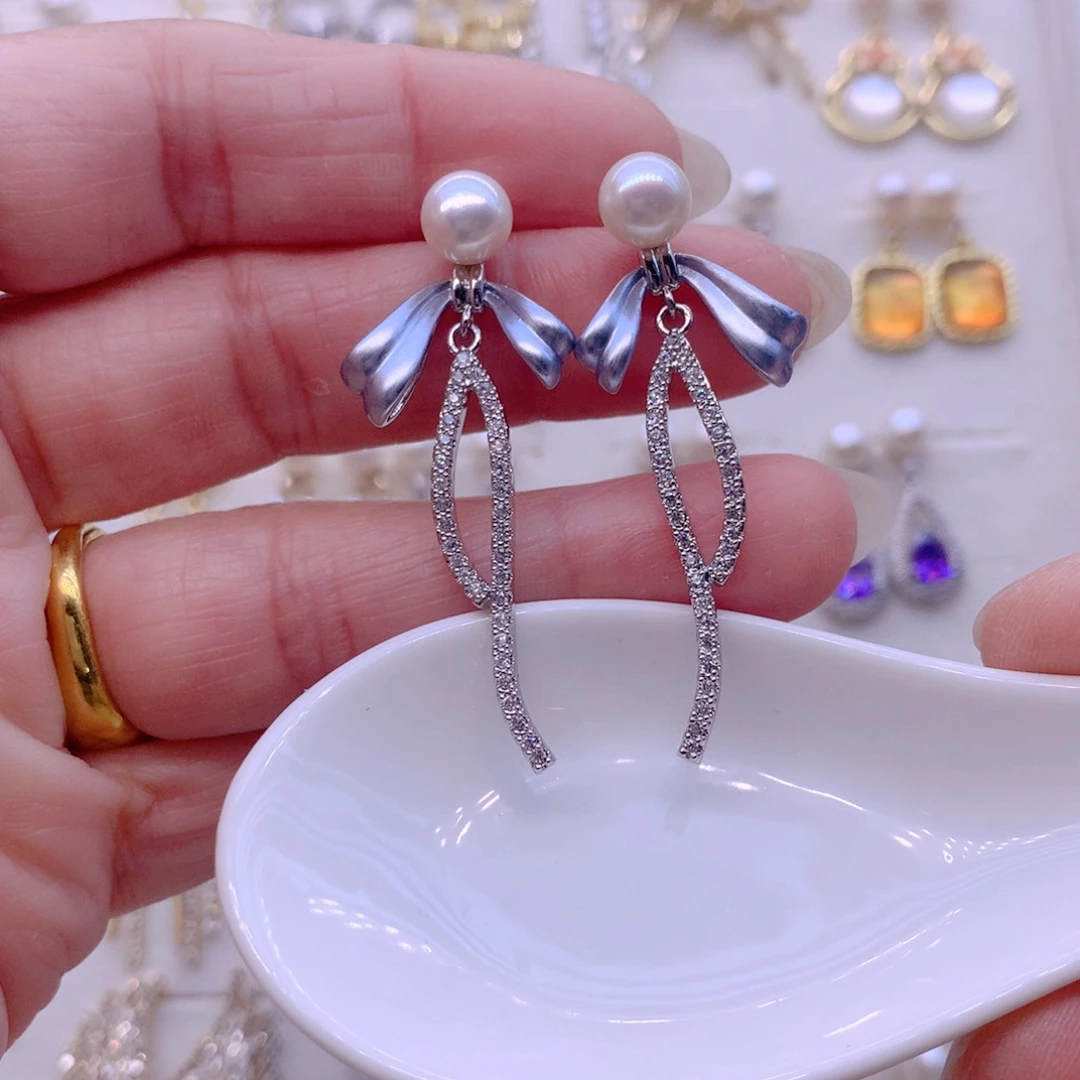 淡水珍珠合金耳饰