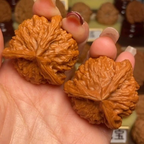 文玩核桃吊坠三棱42全品