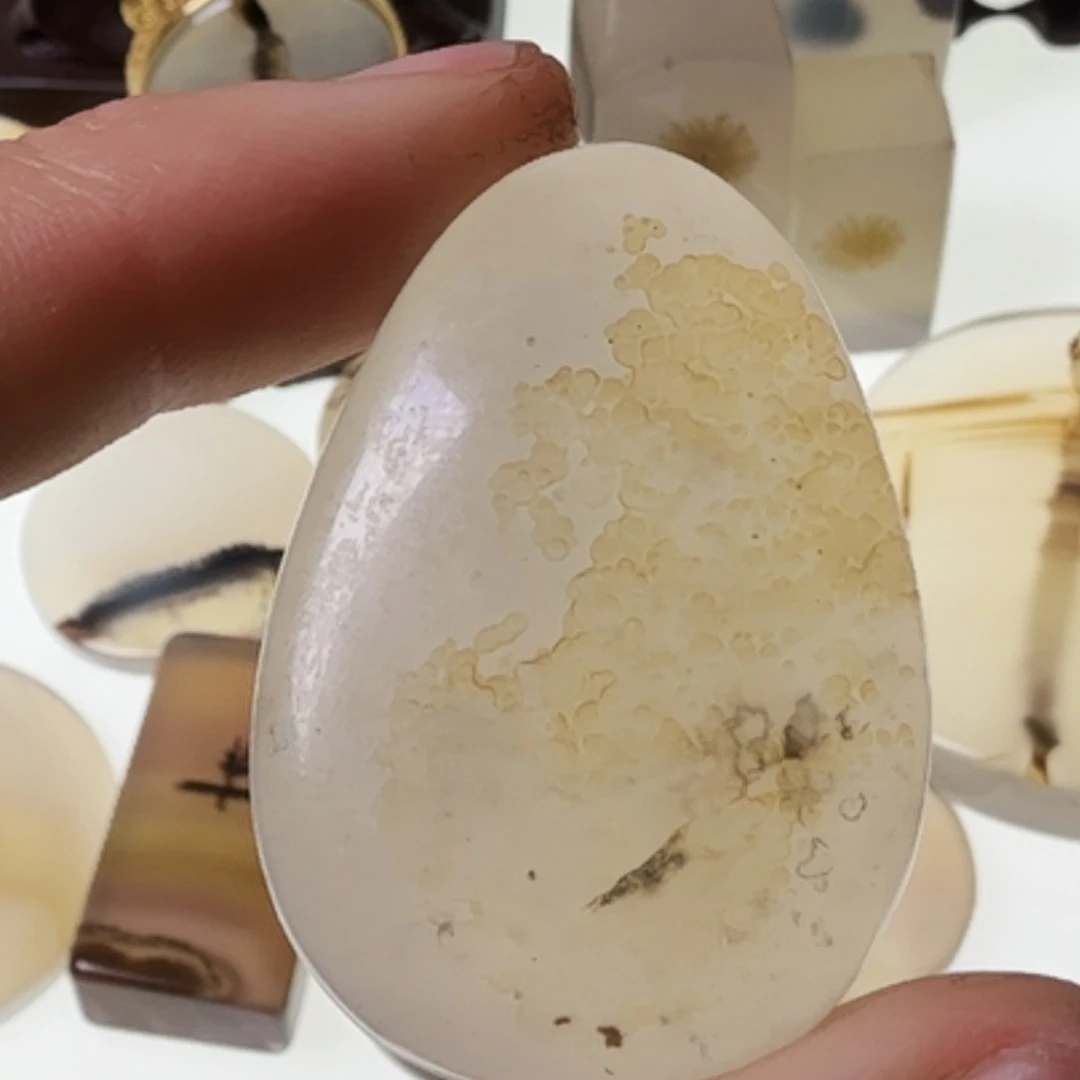 玛瑙/玉髓未镶嵌珠宝半成品