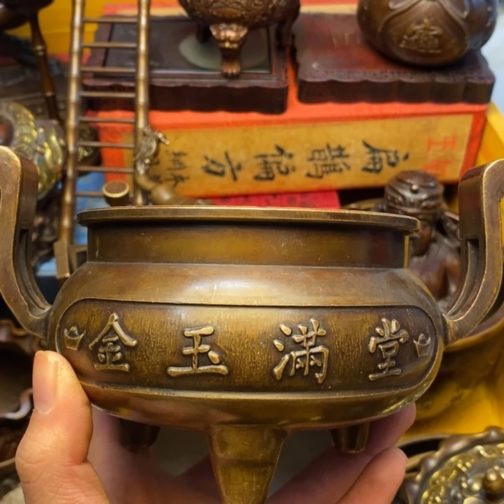 铜器摆件做工精良