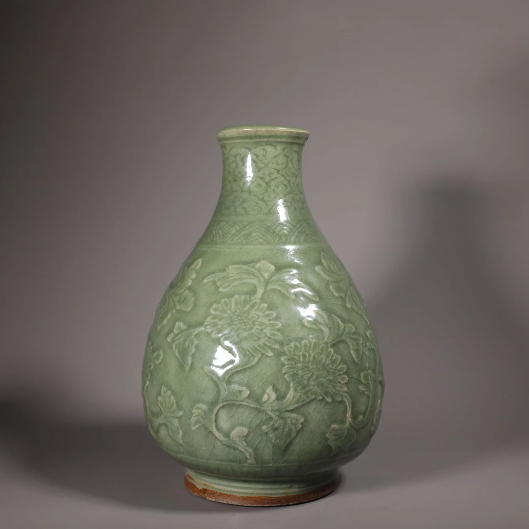 LOT111906 明 龙泉窑模印花卉纹玉壶春瓶 古董拍卖