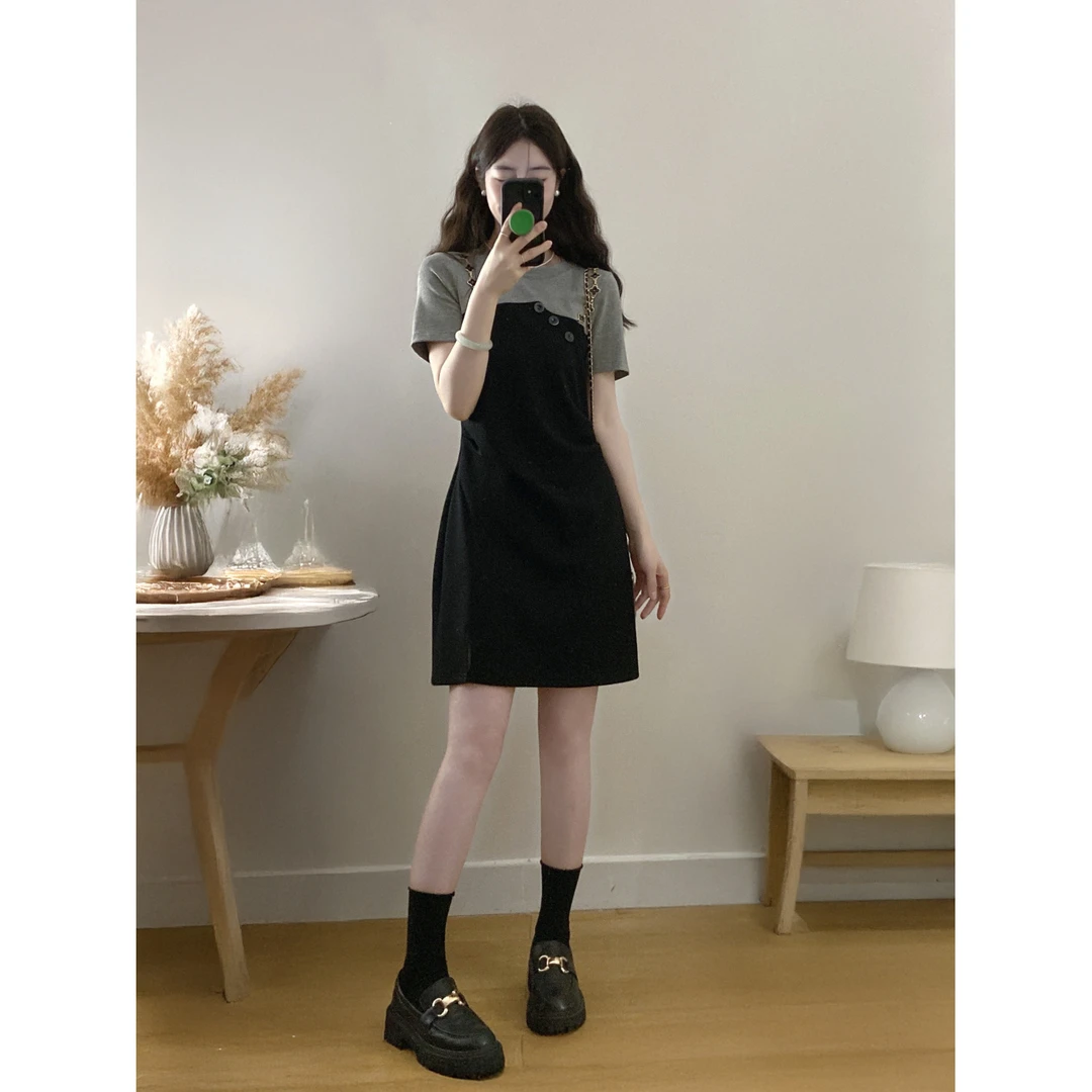 假两件运动连衣裙女夏季新款微胖mm大码拼接设计感收腰显瘦小黑裙