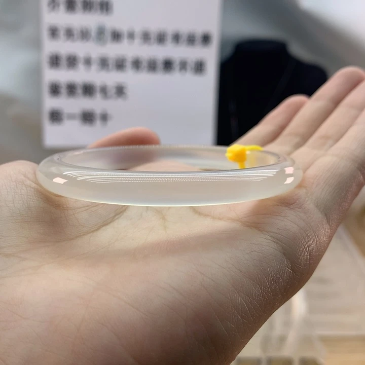 玛瑙/玉髓手镯未镶嵌花****生