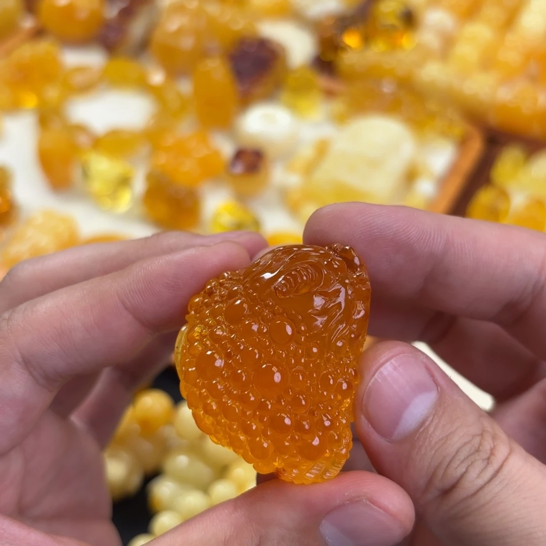 山***哥蜜蜡未镶嵌裸石金蟾