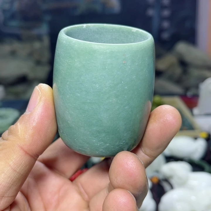 蛇纹石玉水杯未镶嵌