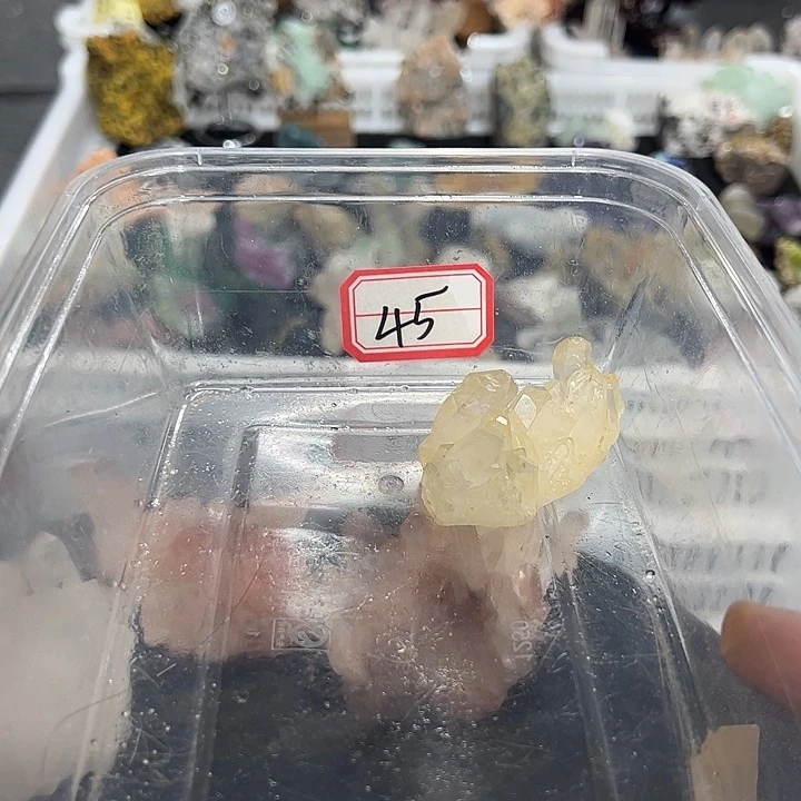 堆***工水晶未镶嵌珠宝半成品