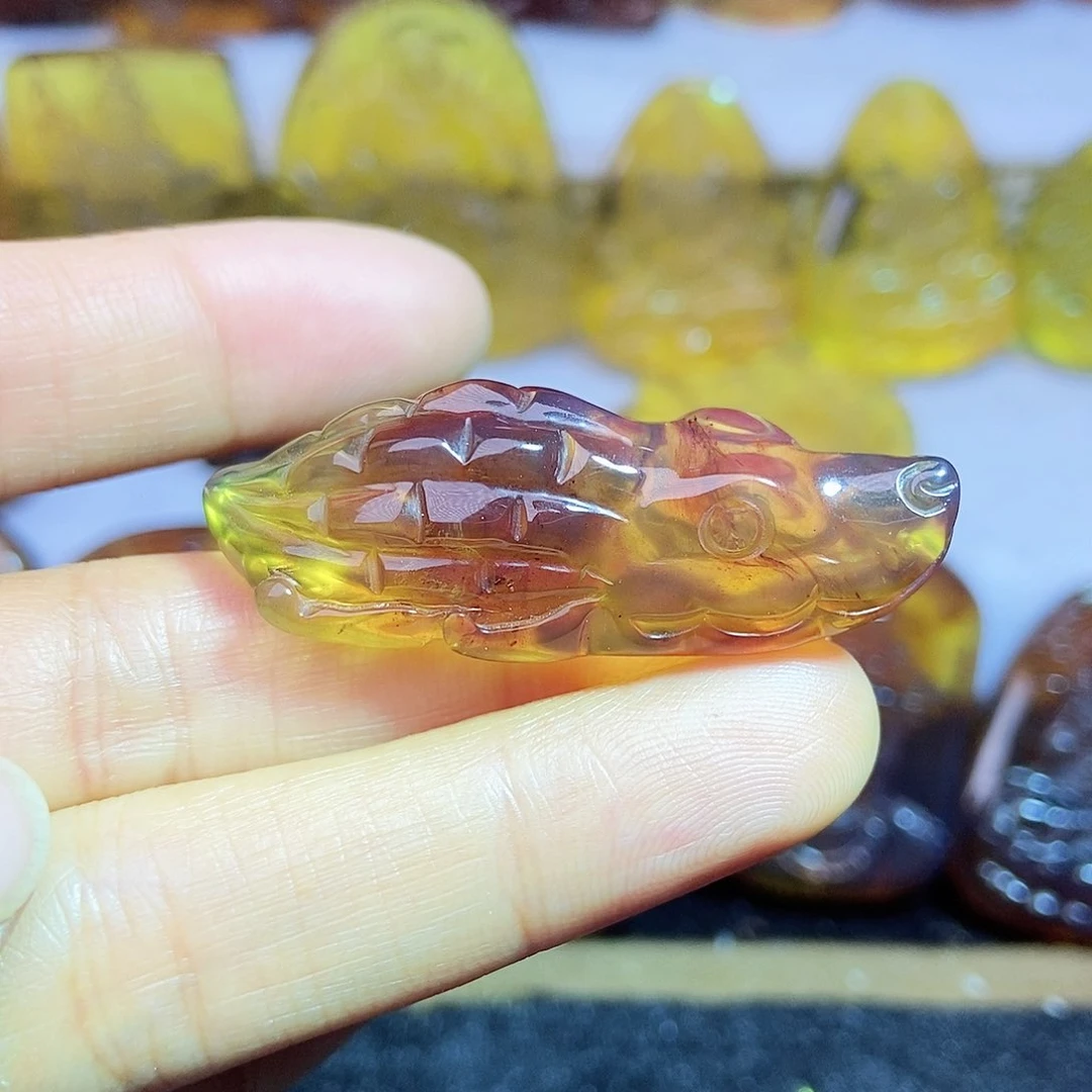 琥珀颈饰未镶嵌鳄鱼