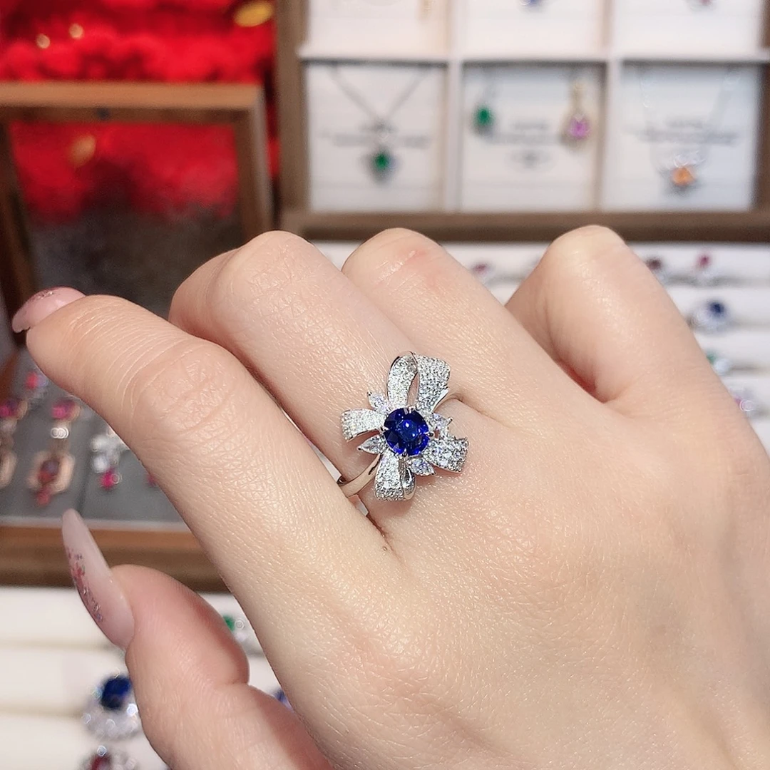 蓝宝石戒指18K金镶嵌0.92ct/天然宝石/七天无理由