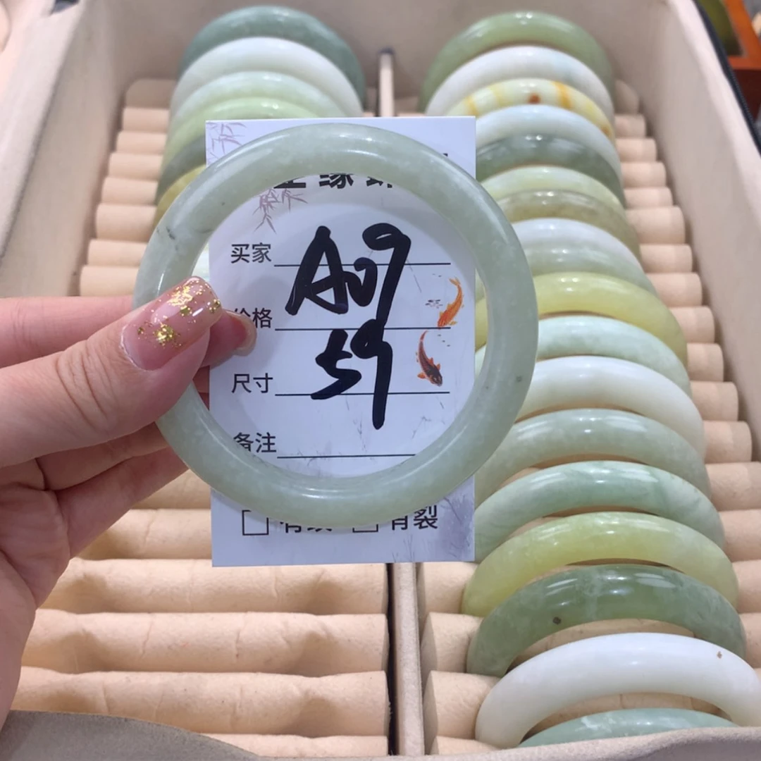 【闪购商品】蛇纹石玉未镶嵌手镯