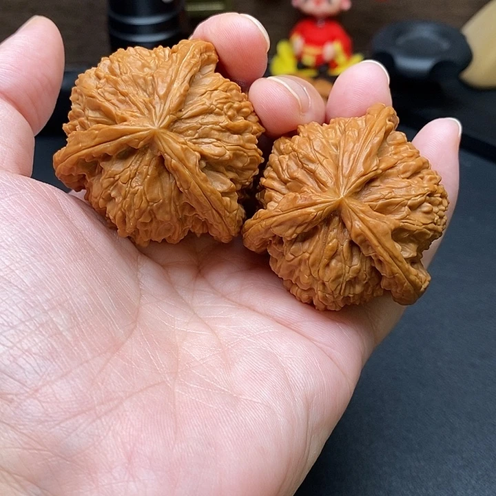 去***年文玩核桃把件白奔