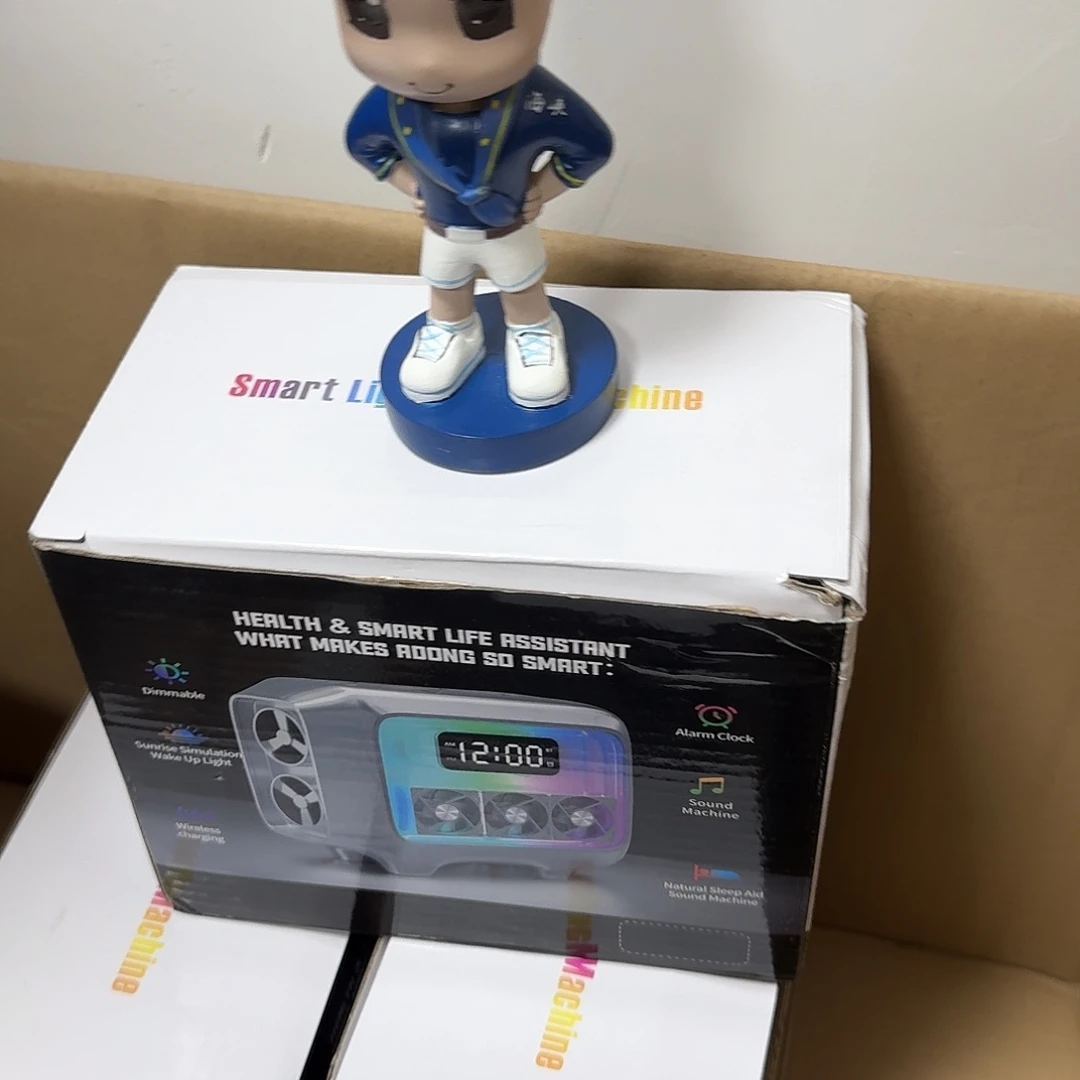 95新z1白色蓝牙音响➕手办