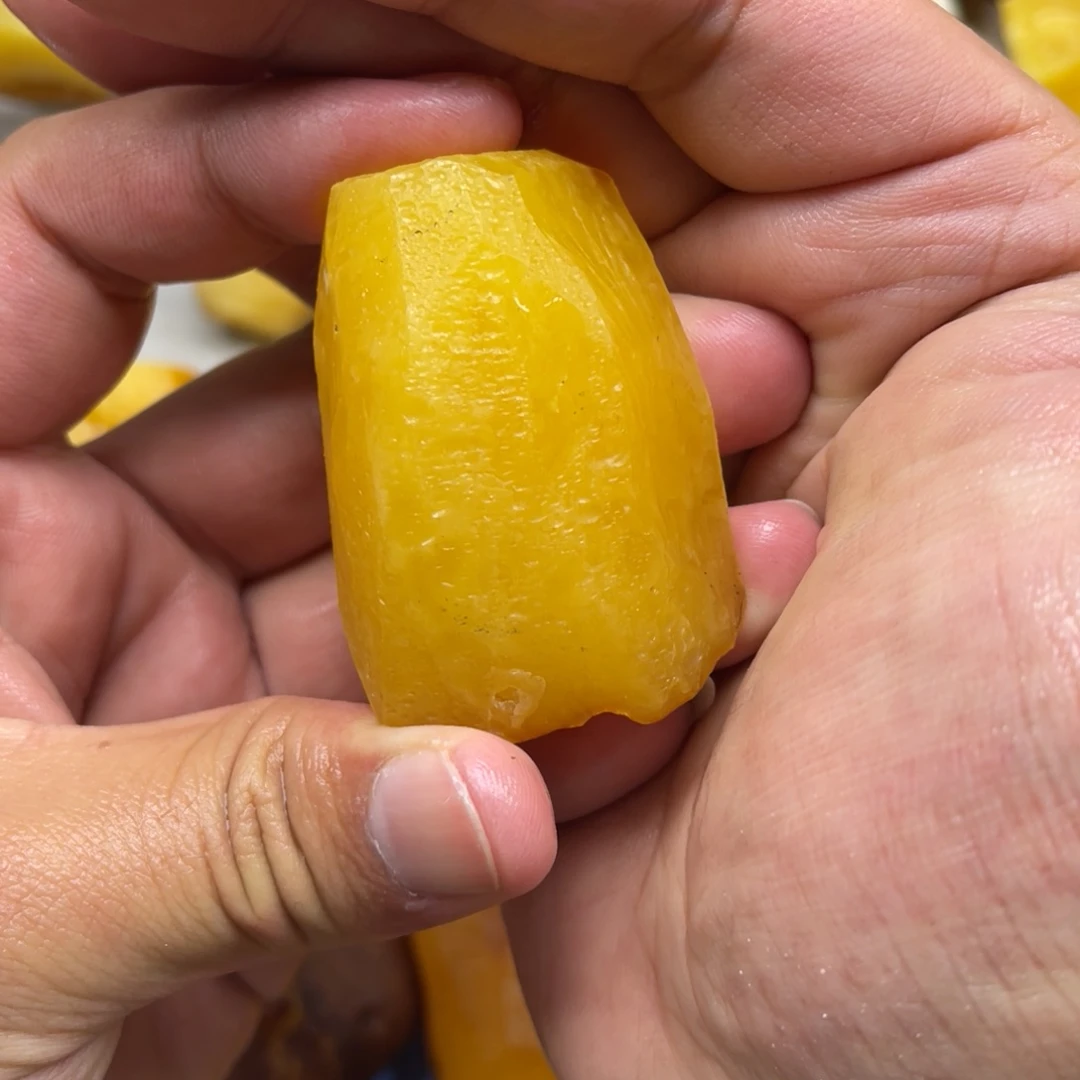 定制蜜蜡未镶嵌哦**佛原石