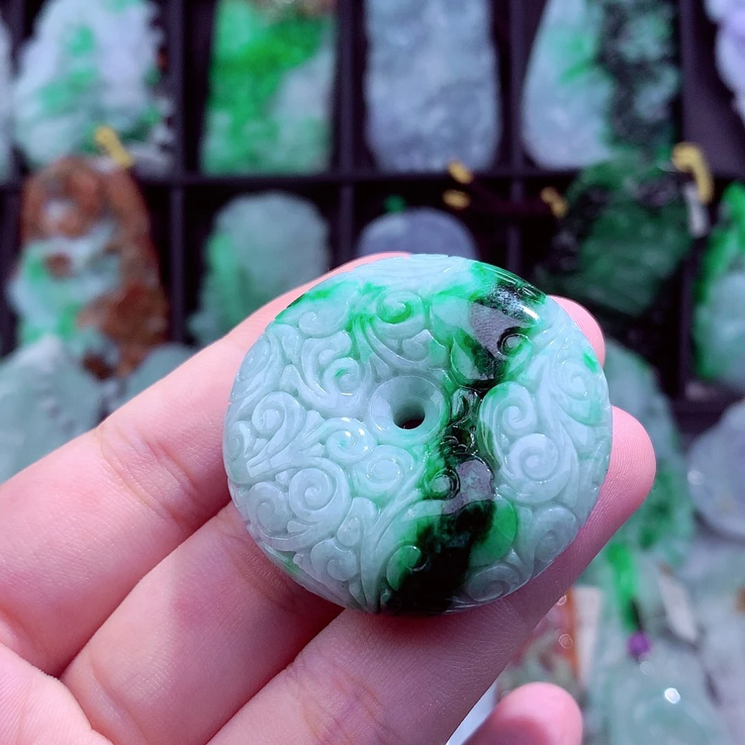 翡翠未镶嵌颈饰挂件