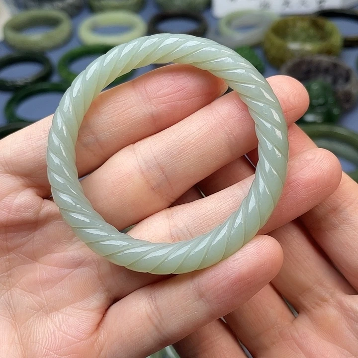 幸***铁和田玉未镶嵌手镯50.8mm且末蓝奶蓝