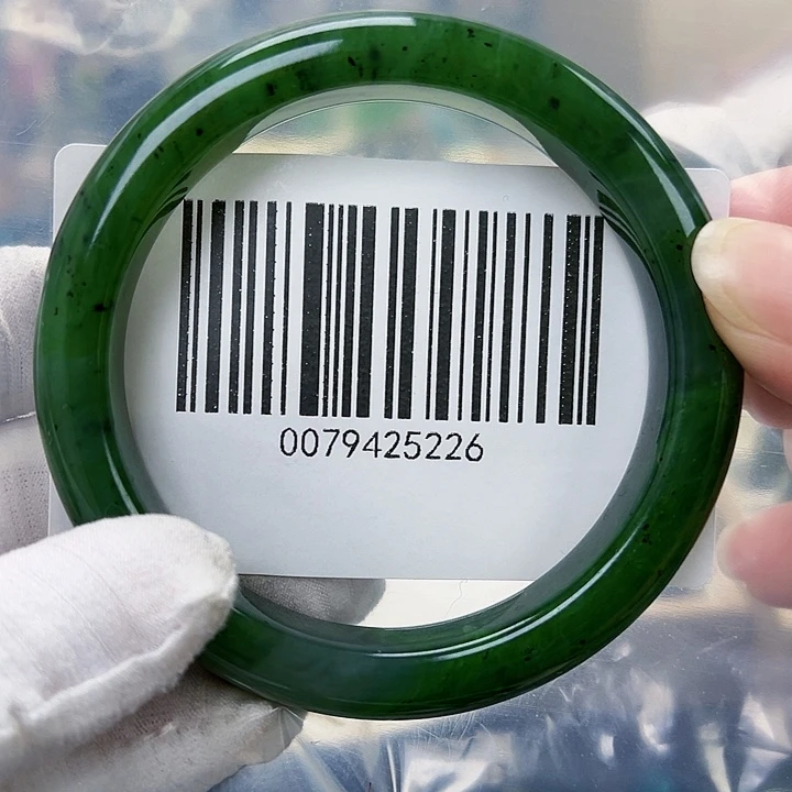 和田玉未镶嵌手镯微瑕6162