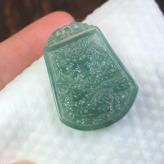 翡翠未镶嵌颈饰缅甸A货，每天下午1点半开播