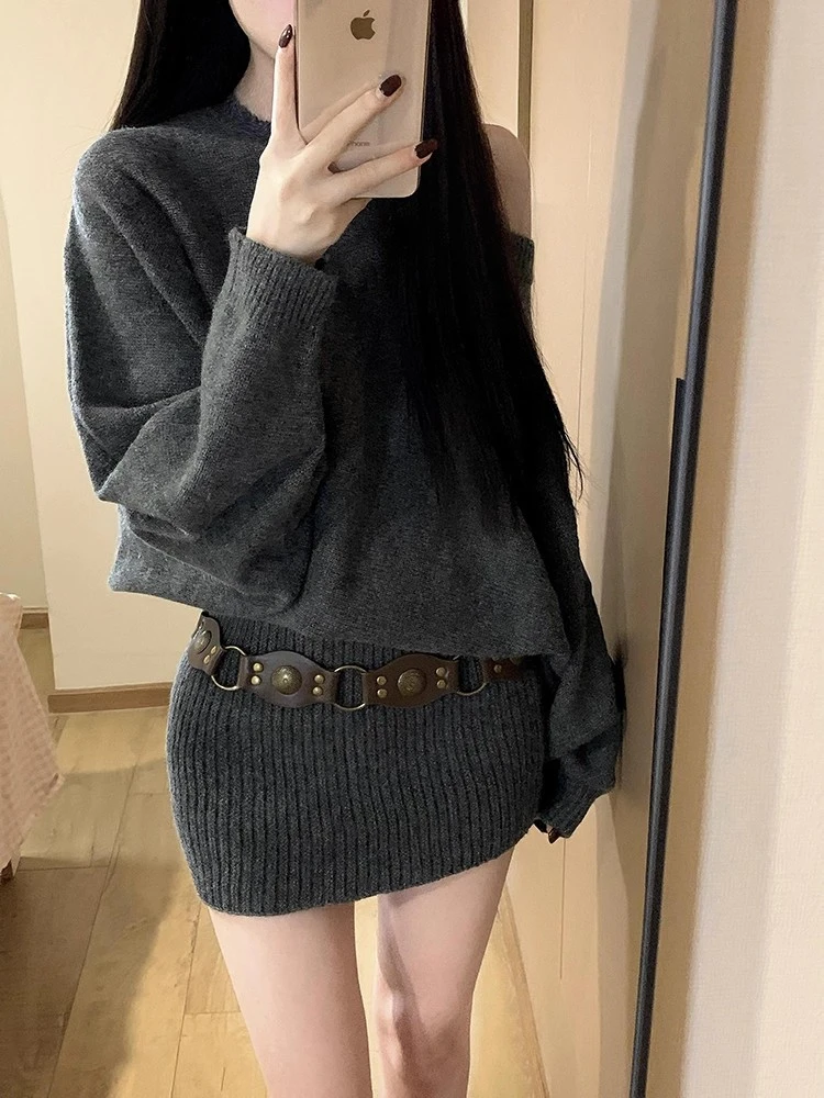 显身材斜肩针织连衣裙女春秋新款小众设计感辣妹性感包臀毛衣裙子