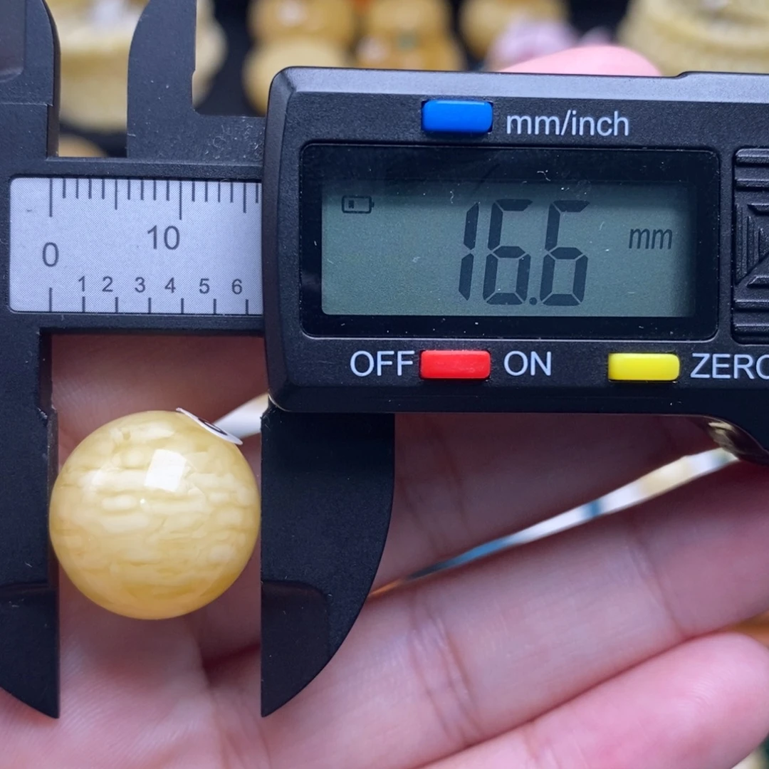 蜜蜡未镶嵌珠宝奇石