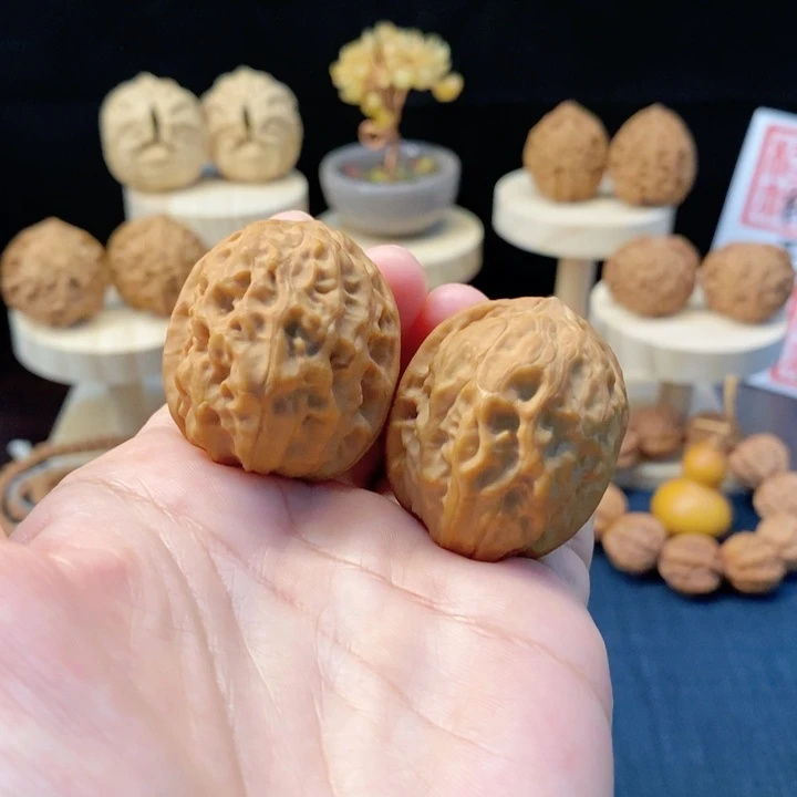 吊坠桃核黄松峪元宝32