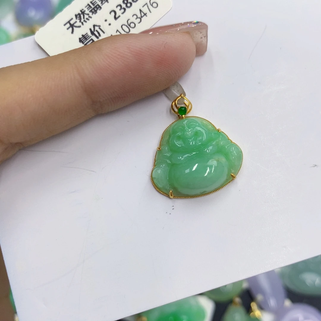 颈饰18K金镶嵌翡翠翡翠