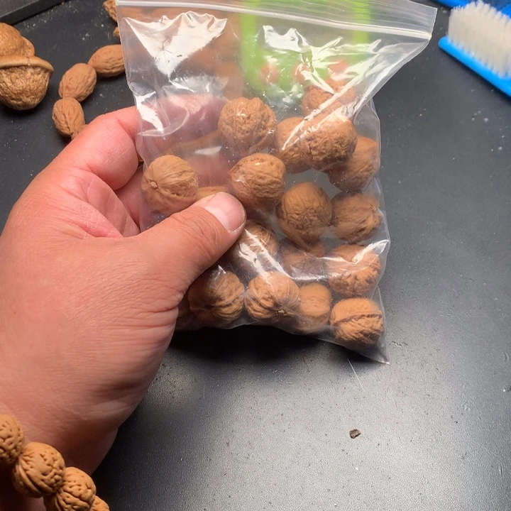 文玩核桃吊坠褚*壮野生精品小蓝核桃散籽