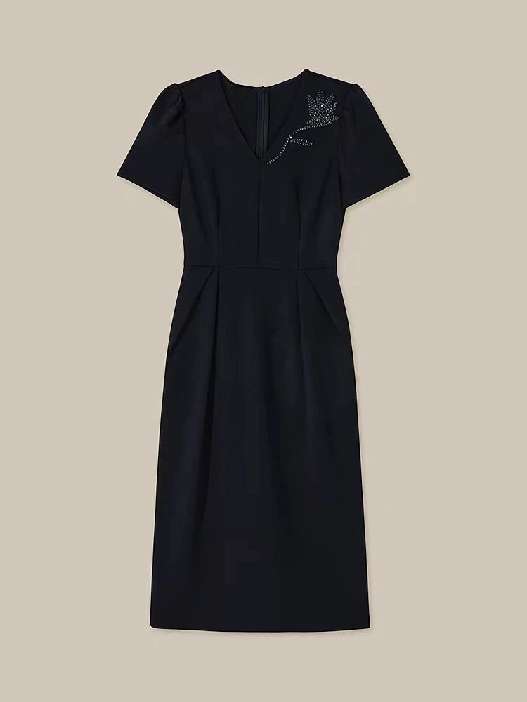 GD 01810夏季新款经典黑色高级钉珠V领连衣裙