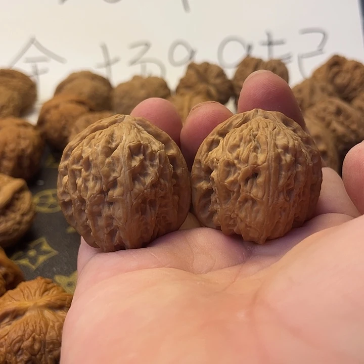 团***菜吊坠文玩核桃狮子