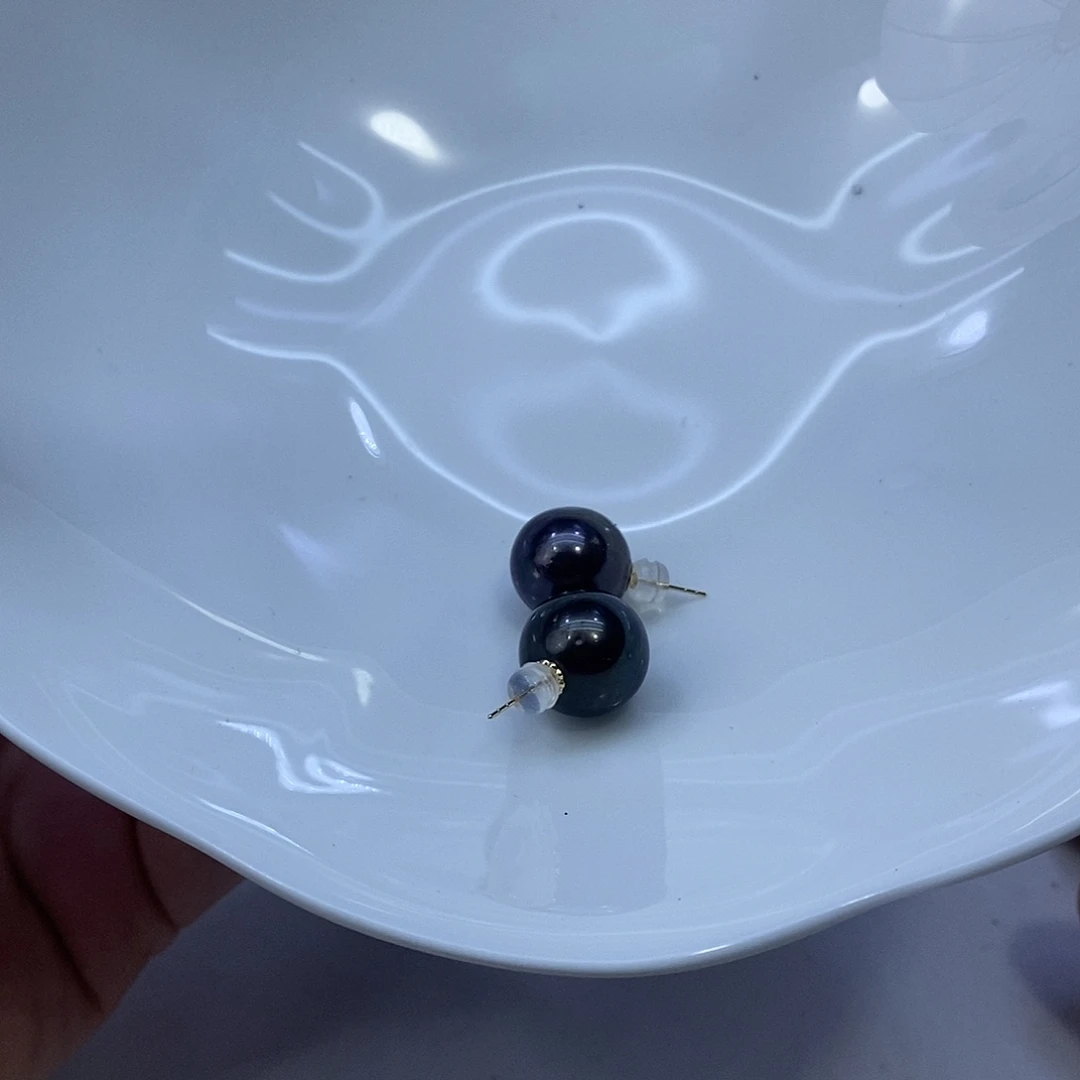 耳饰18K金镶嵌海水珍珠