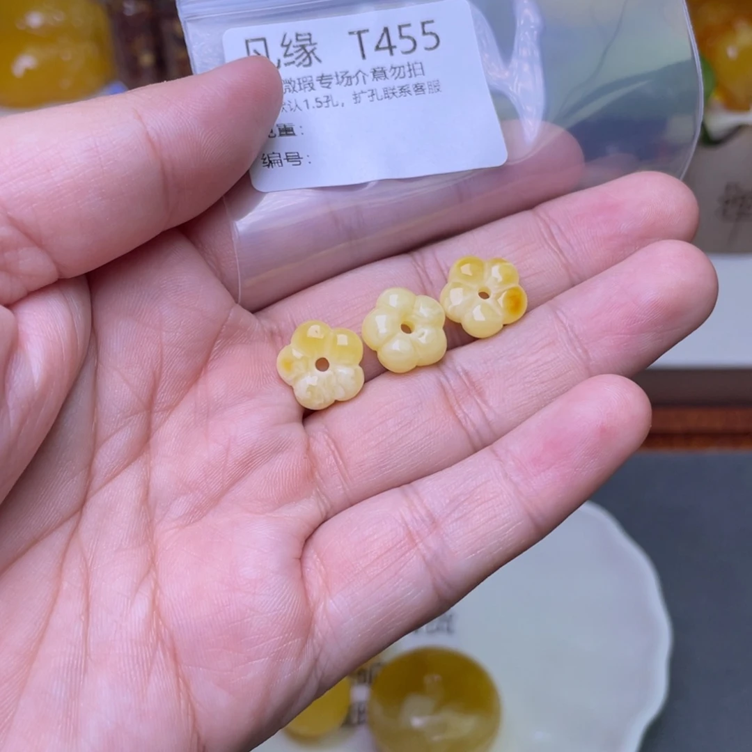琥珀未镶嵌珠宝奇石多样性发其一