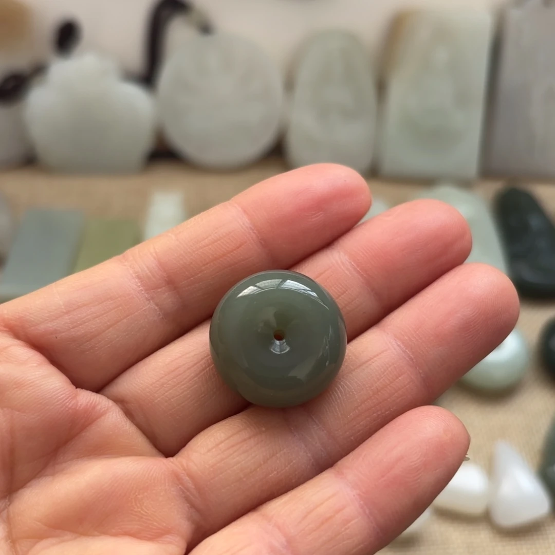 和田玉（糖玉）未镶嵌颈饰