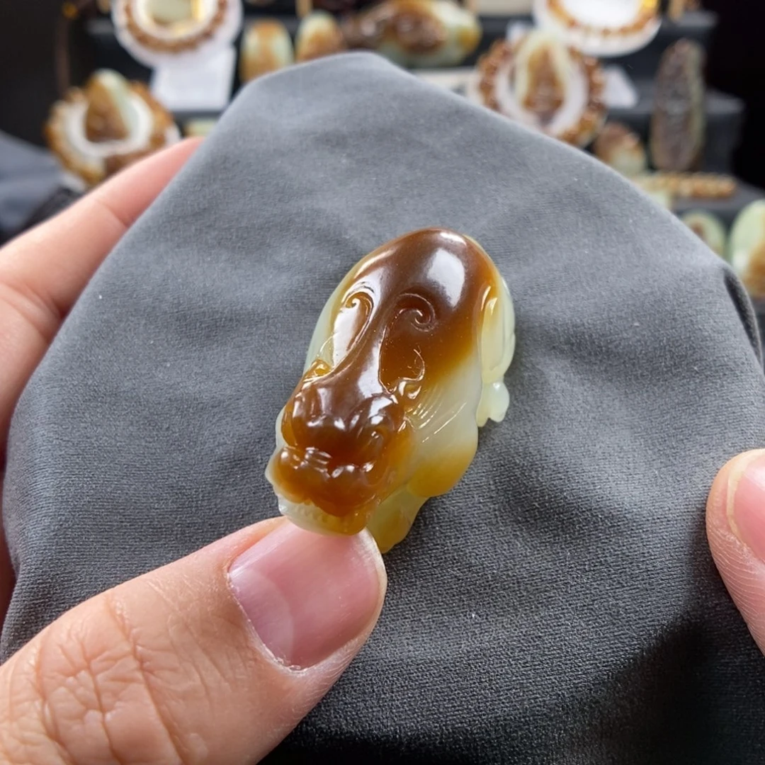 和田玉（糖玉）未镶嵌颈饰